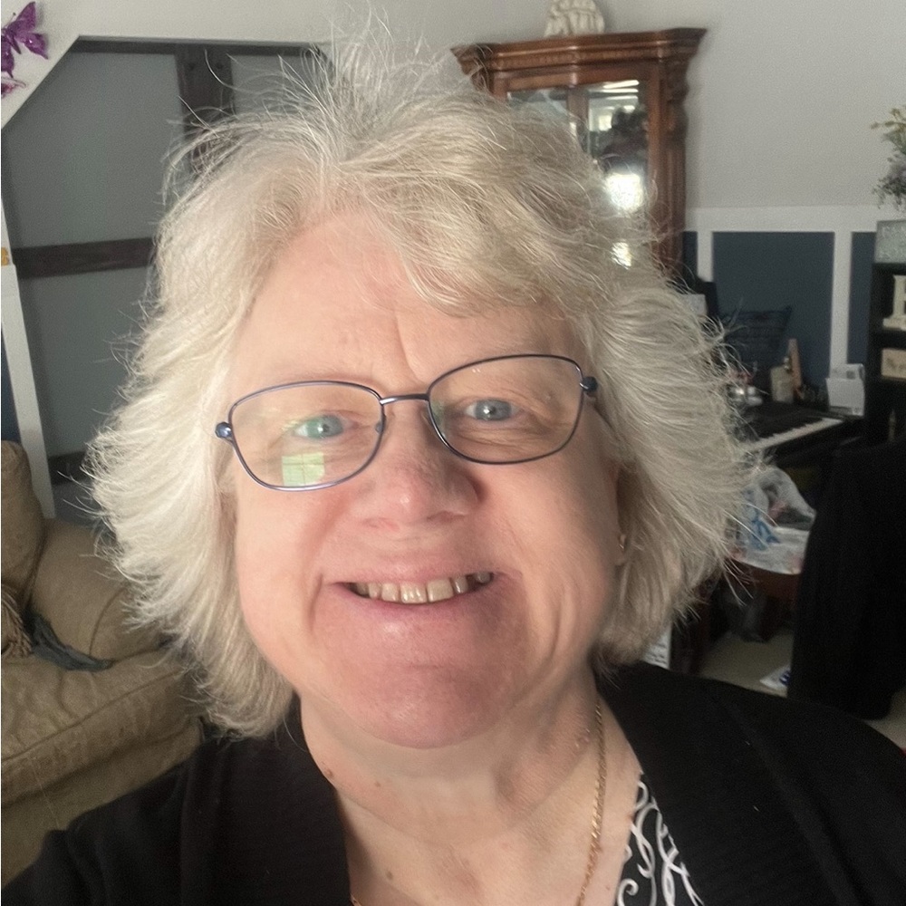 Meet your Posher, Georgina